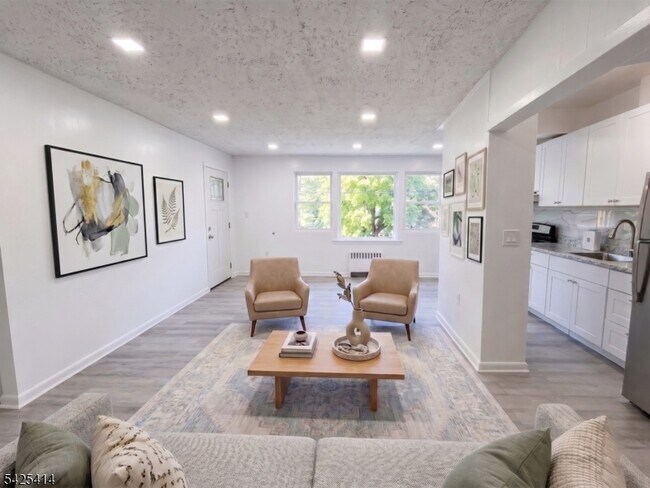 Foto del edificio - 73 Newark Ave