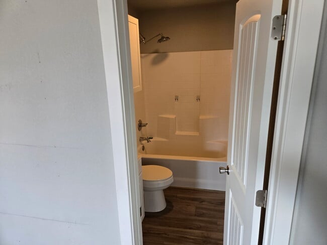 Building Photo - 520 S Cedar Ave