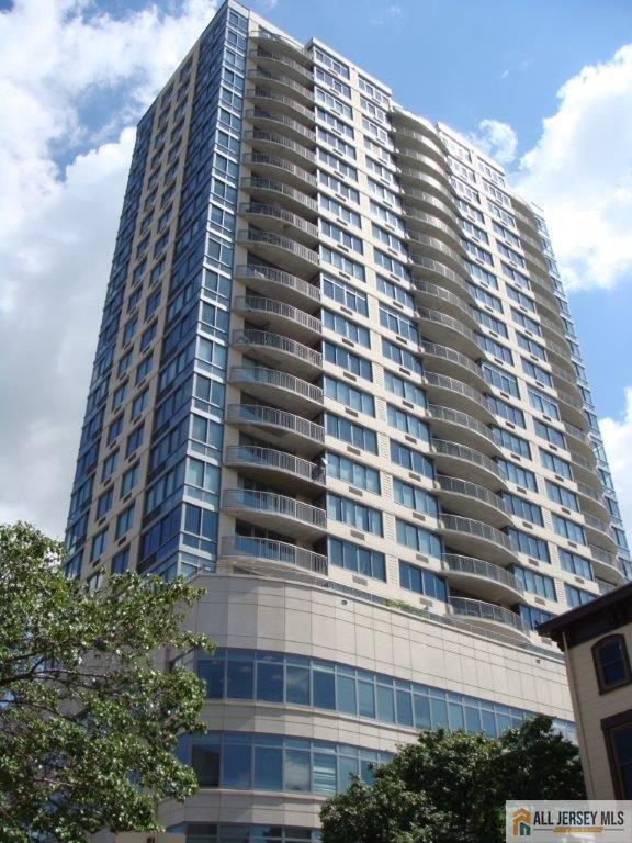 Building Photo - 1 Spring St