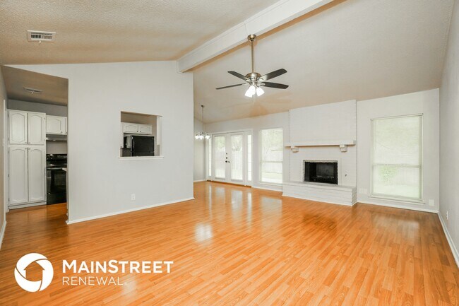 Foto del edificio - 15007 Old Creek St