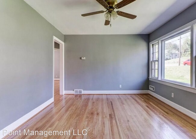 Building Photo - 3 br, 1 bath House - 742 Windsor Ave SW
