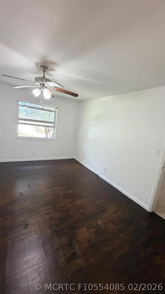 Foto del edificio - 5515 N Lakewood Cir