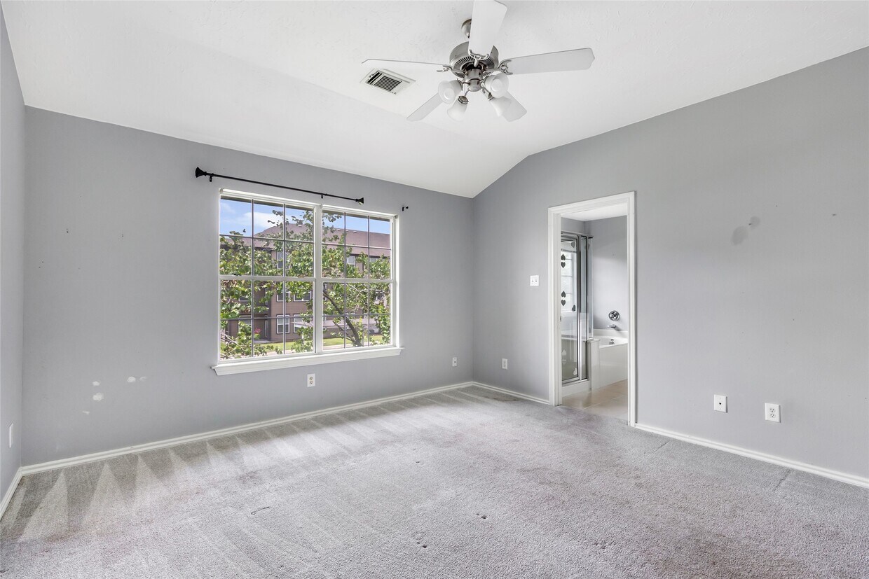 Foto del edificio - 9016 Elm Drake Ln