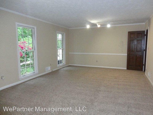 Building Photo - 3 br, 2 bath House - 3651 Rainbow Circle