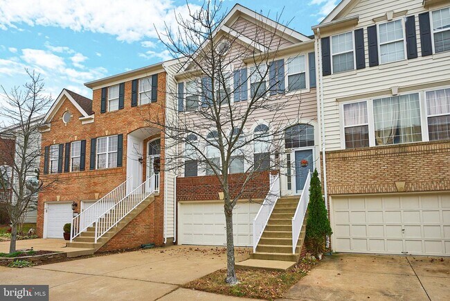 Building Photo - 44111 Saxony Terrace