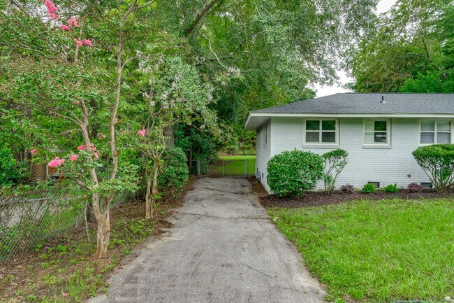 Building Photo - 2108 Leesburg Rd