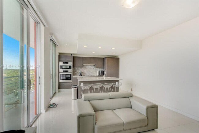 Building Photo - 7875 NW 107th Ave
