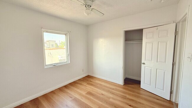 Building Photo - 124 1/2 W 95th St