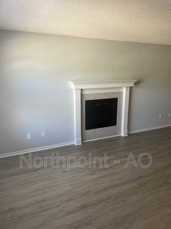 Foto del edificio - 311 NW Woodbury Dr