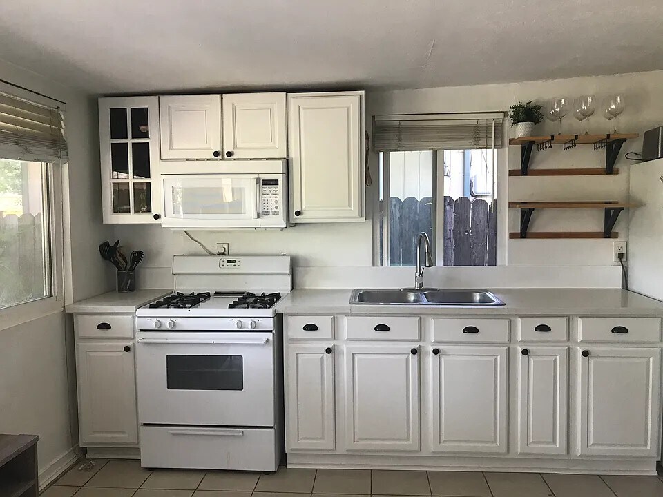 Foto principal - 3800 6th Ave
