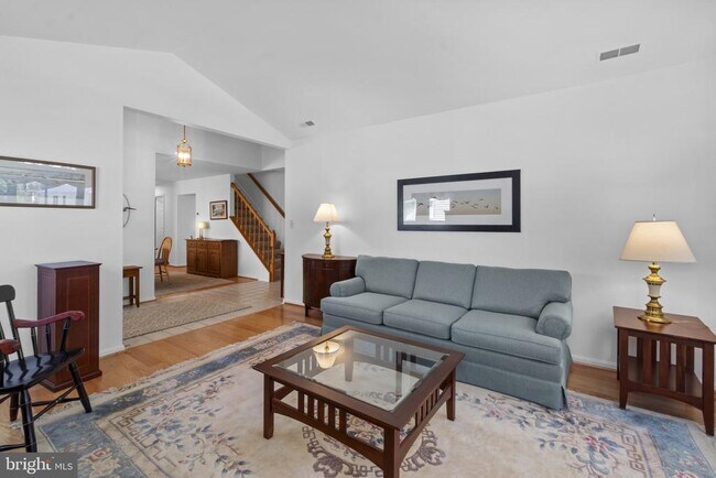 Building Photo - 709 Sydney Terrace
