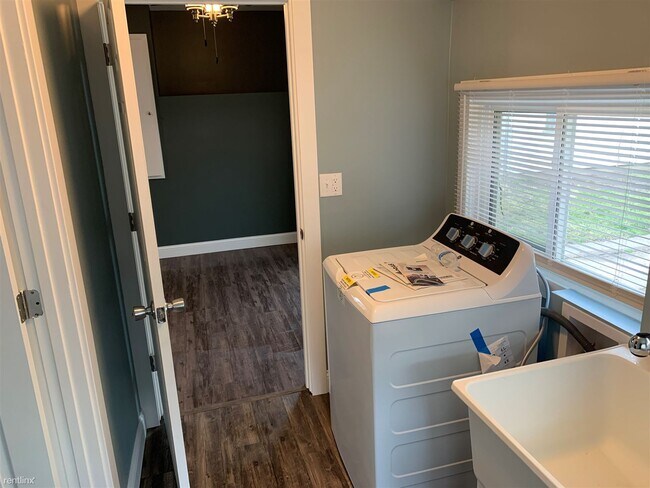 Foto del edificio - 3 br, 2 bath House - 22 Stapleton St