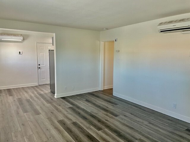 Building Photo - 36947 Melrose Dr