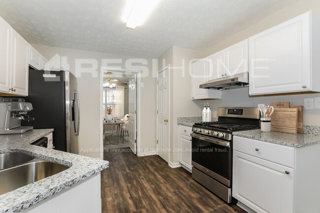 Building Photo - 3035 Hampton Club Way