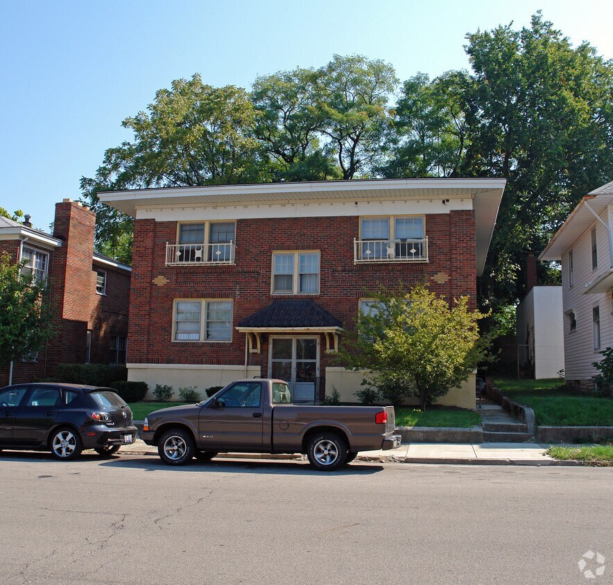 Primary Photo - 1216 Garfield Ave