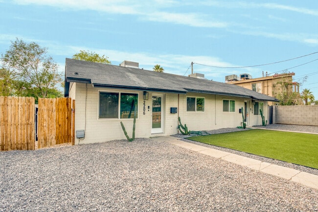 Building Photo - 2208 N 26th St