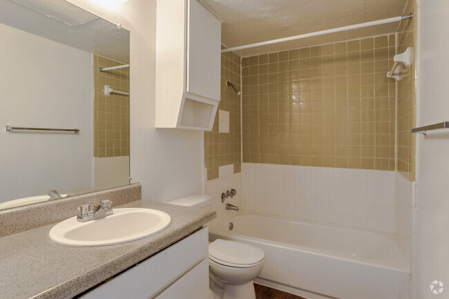 1BR,1BA - 730SF - Bathroom - Santa Fe Trails Apartments