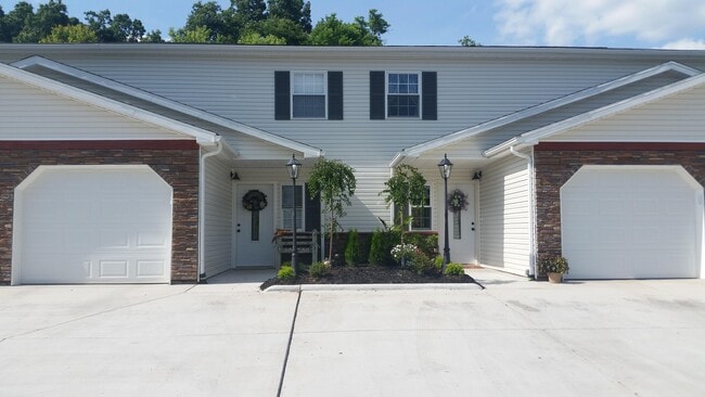 Building Photo - 811 Island View Dr