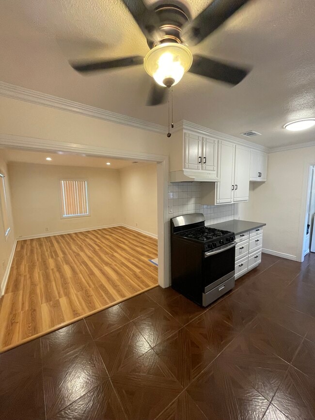 Foto del edificio - 17238 Vanowen St