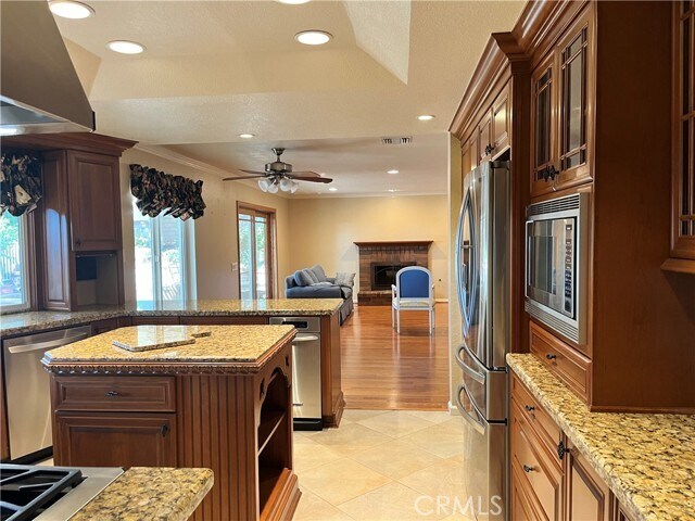 Building Photo - 6929 Country Club Dr