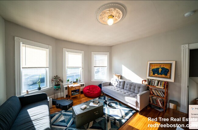 Building Photo - 63 Hillside St