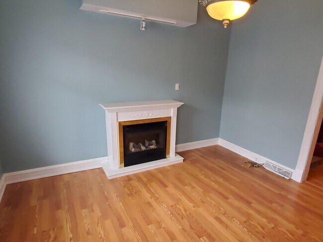 Foto del edificio - 2054 N Cambridge Ave