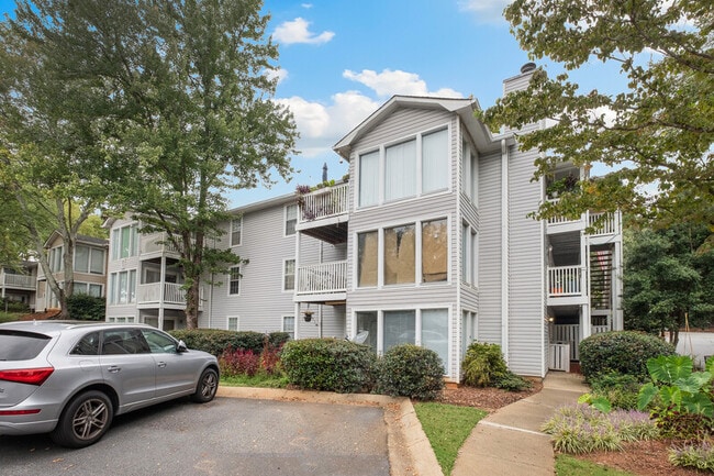 Building Photo - 1410 Augusta Dr
