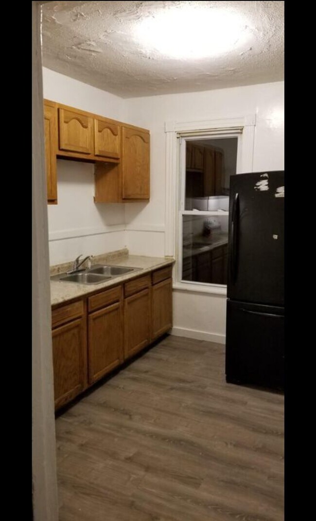 Building Photo - 826 schuylkill ave