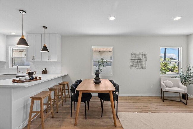 Foto del edificio - 1745 W 39th St