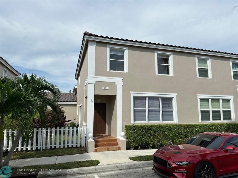 Foto principal - 10535 NW 57th St