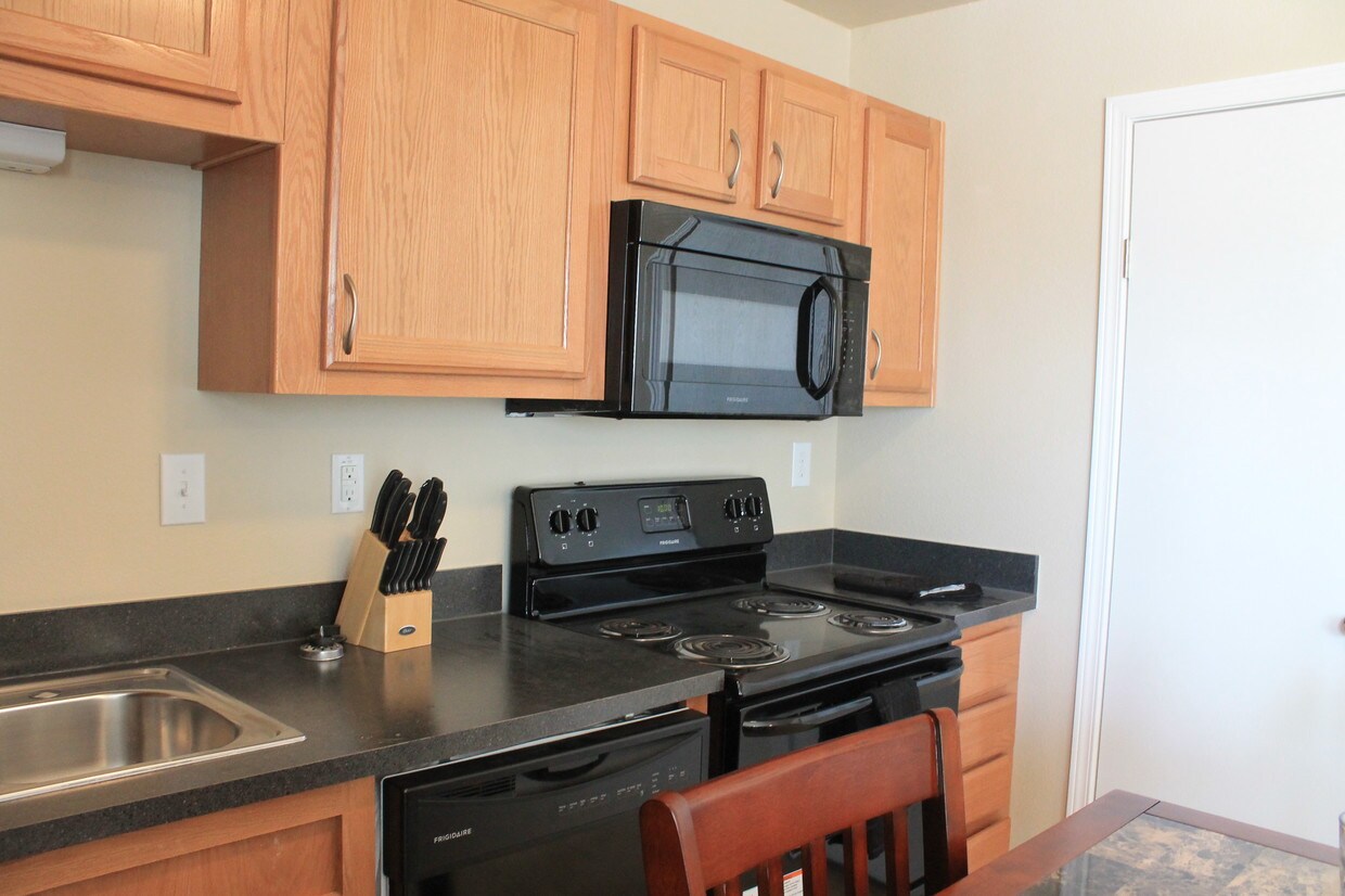 Foto principal - 815 College Dr