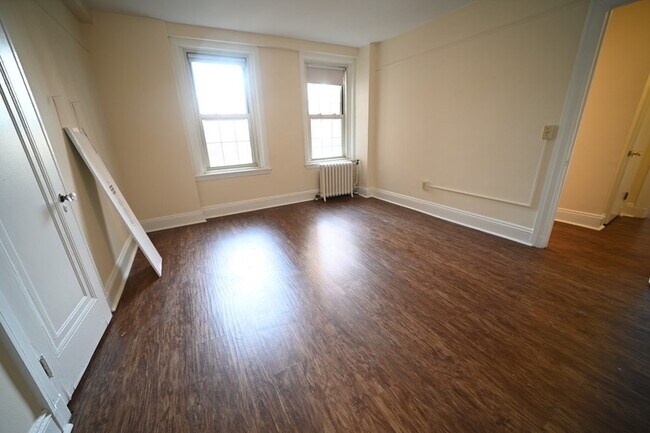 Foto del edificio - 1401 Beacon St
