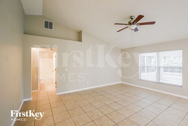 Foto del edificio - 6447 NW Halibut St