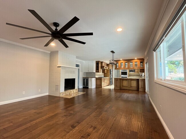 Foto del edificio - 2085 Warmlands Ave