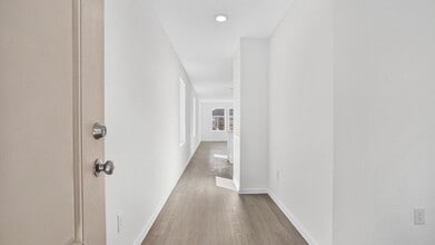Building Photo - 26911 Dalmatian Bellflower Dr