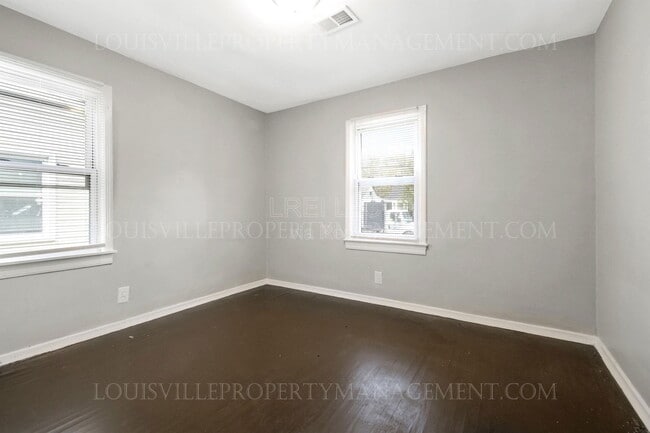 Foto del edificio - 1602 Thornberry Ave