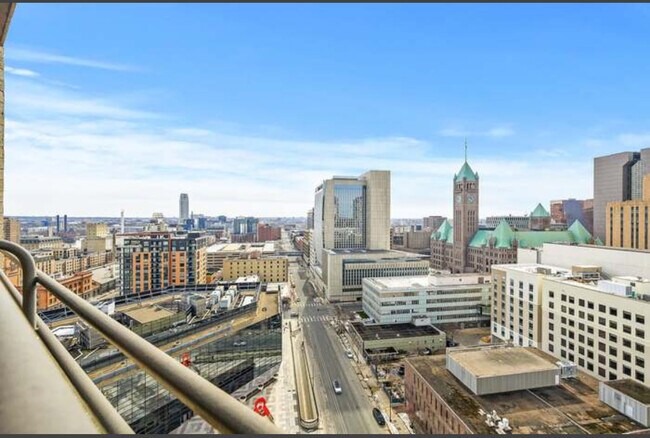 Foto del edificio - 121 Washington Ave S
