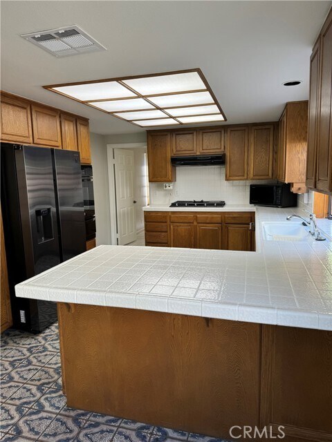 Foto del edificio - 23757 Burton St