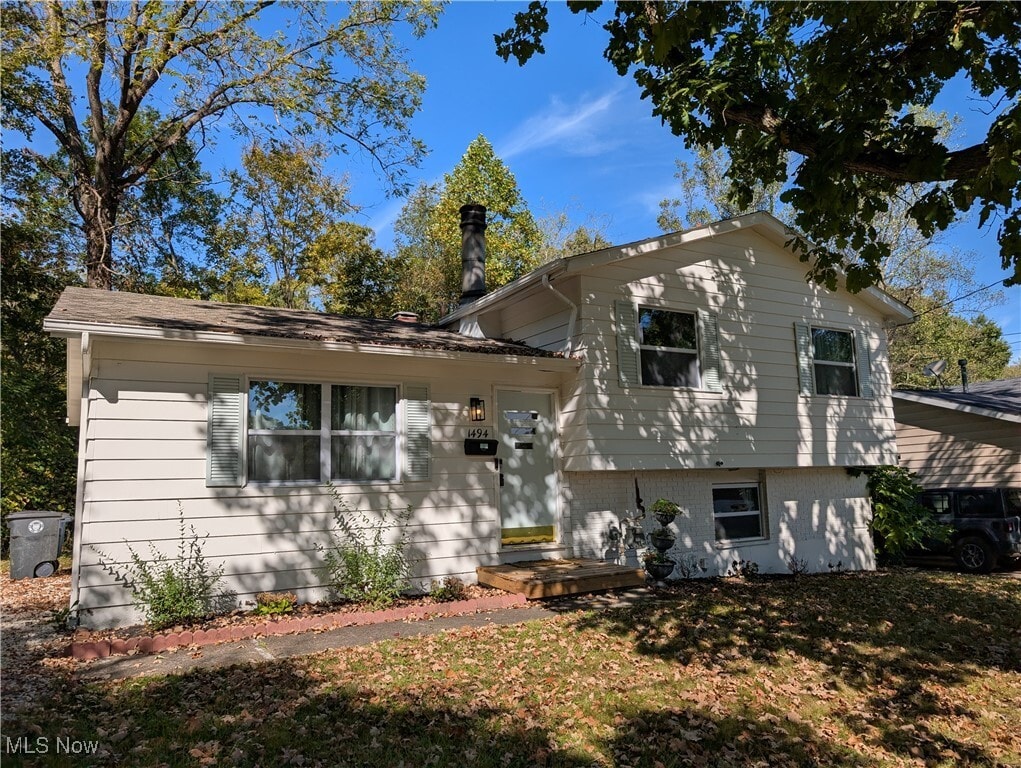 1494 Hilton Dr Akron, OH 44313 – photo 1