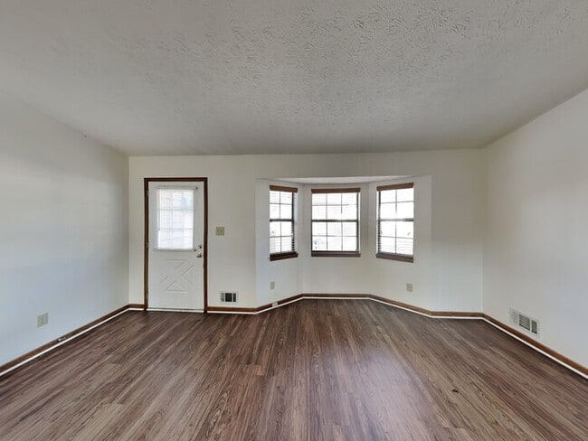 Building Photo - 7319 Exeter Ct