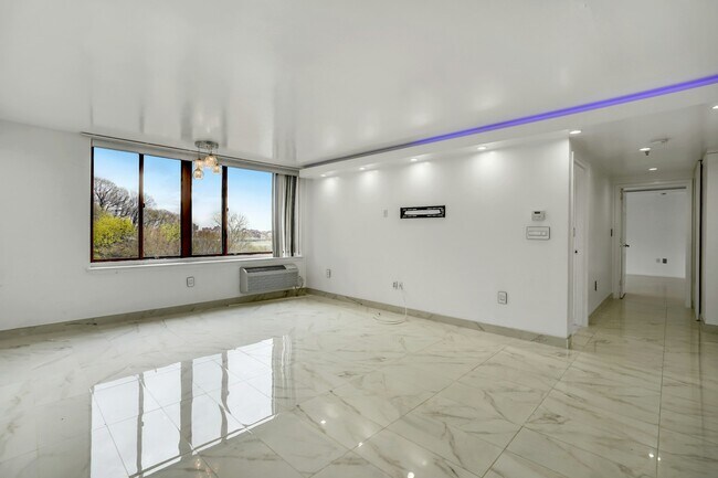 Foto del edificio - 100 Old Palisade Rd