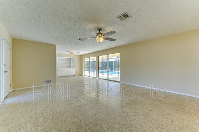 Building Photo - 2840 Webber St