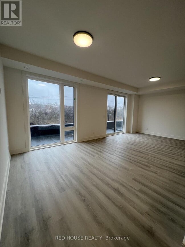 Building Photo - 98 Everett Cmn