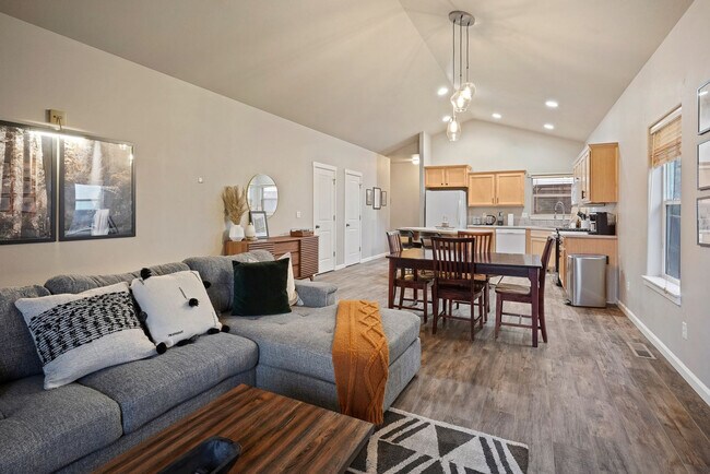 Foto del edificio - 20657 Beaumont Dr