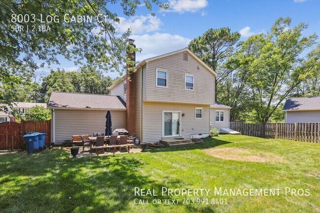 Foto del edificio - 8003 Log Cabin Ct