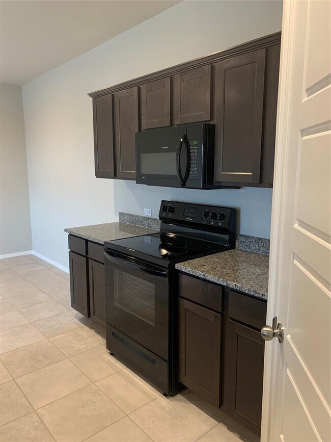 Building Photo - 202 Dodge Rd