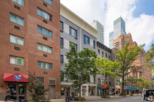 Foto del edificio - 244-246 E 60th St