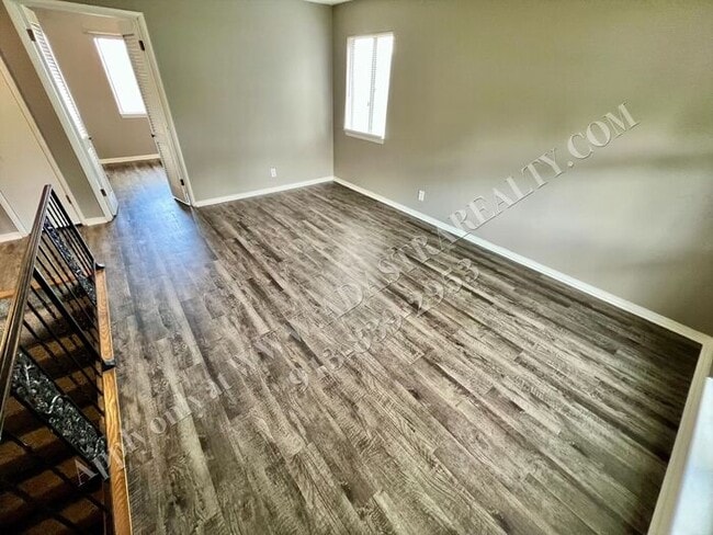 Foto del edificio - Awesome 2 Bedroom Duplex in Overland Park-...