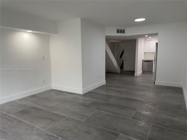 Foto del edificio - 230 NW 87th Ave