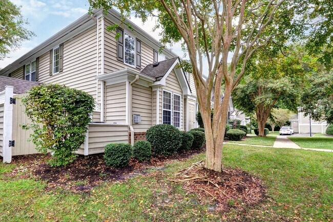 Foto del edificio - 130 Ellis Dr